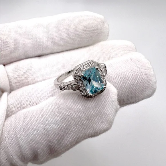 .925 Sterling Silver Aquamarine Cz Ring - Picture 2 of 16